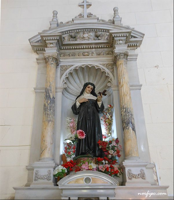 Altar a Santa Rita en la Iglesia del Santo Cristo del Buen Viaje en la Habana Altar a Santa Rita en la Iglesia del Santo Cristo del Buen Viaje en la Habana
