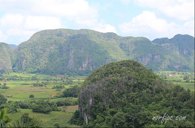 Mogotes en el Valle de Viñales en Cuba