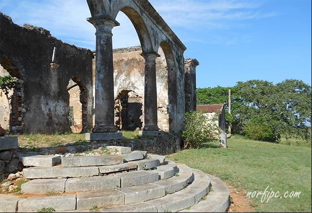 Ruinas del antiguo Cafetal Angerona, un Monumento Nacional de Cuba